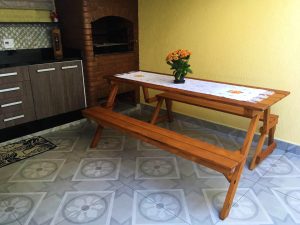 mesa rustica de madeira bancos com