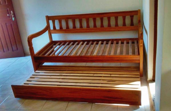 rustico sofa de madeira